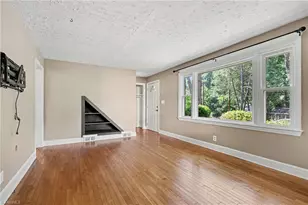 1249 Wedgewood Dr, Winston-Salem, NC 27103 - Photo 5