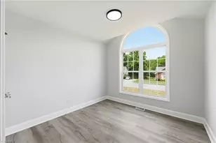 608 Fernway Dr, Burlington, NC 27217 - Photo 17