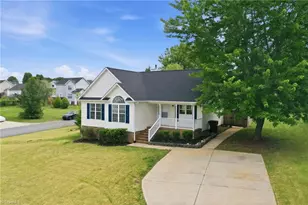 608 Fernway Dr, Burlington, NC 27217 - Photo 3