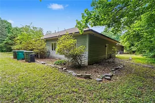 222 Market St, Madison, NC 27025 - Photo 37