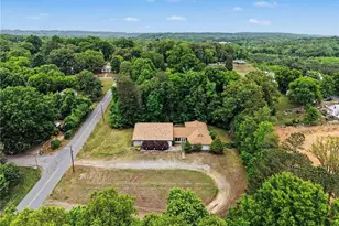 222 Market St, Madison, NC 27025 - Photo 39