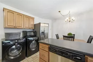 1905 Whitsett St, Burlington, NC 27215 - Photo 9