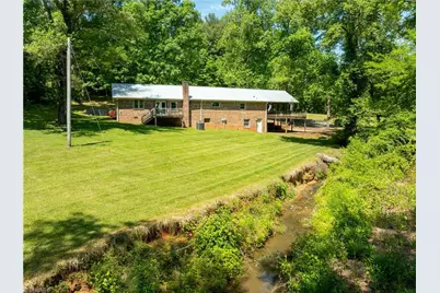 142 Pioneer Road, Harmony, NC 28634 - Photo 9