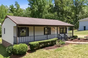 1920 Glenside Dr, Greensboro, NC 27405 - Photo 3