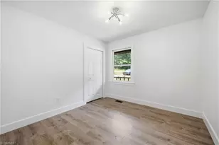 1920 Glenside Dr, Greensboro, NC 27405 - Photo 13