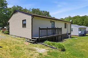 1920 Glenside Dr, Greensboro, NC 27405 - Photo 21