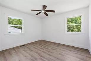 1920 Glenside Dr, Greensboro, NC 27405 - Photo 17