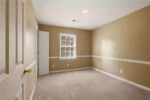 3204 Regents Park Ln, Greensboro, NC 27455 - Photo 21