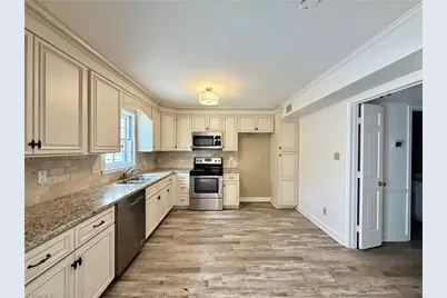 3204 Regents Park Lane #E, Greensboro, NC 27455 - Photo 9