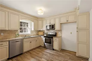 3204 Regents Park Ln, Greensboro, NC 27455 - Photo 11