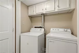 3204 Regents Park Ln, Greensboro, NC 27455 - Photo 15