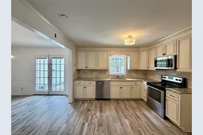 3204 Regents Park Lane #E, Greensboro, NC 27455 - Photo 11