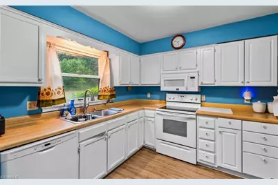 3835 Johnson Street #D, High Point, NC 27265 - Photo 11