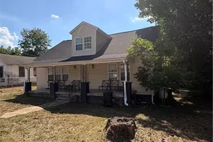346 Oaktree St, Yanceyville, NC 27379 - Photo 1