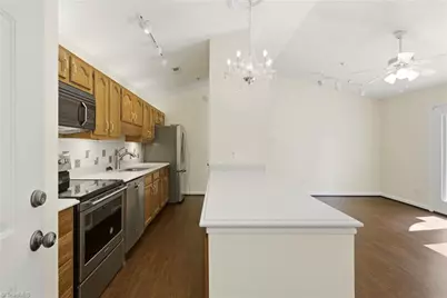 5934 W Friendly Avenue #J, Greensboro, NC 27410 - Photo 5