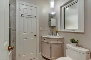 2706 Lake Forest Dr, Greensboro, NC 27408 - Photo 33