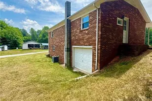 130 Arlington Ave, Jonesville, NC 28642 - Photo 7