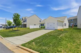3904 Bissett Wy, Greensboro, NC 27405 - Photo 3