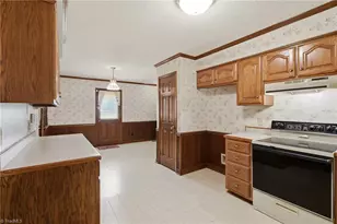 461 Cheeks Ln, Graham, NC 27253 - Photo 13