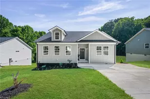 134 Pinnix St, Jonesville, NC 28642 - Photo 1