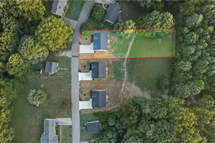 138 Pinnix St, Jonesville, NC 28642 - Photo 3