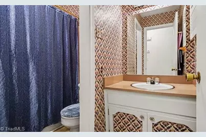 4105 Chateau Drive, Greensboro, NC 27407 - Photo 27