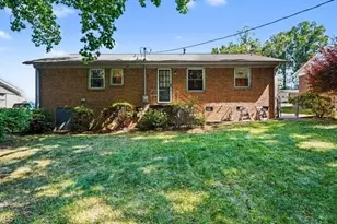 4105 Chateau Dr, Greensboro, NC 27407 - Photo 29