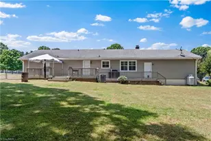 2295 Winterberry Dr, Winston-Salem, NC 27106 - Photo 23