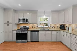 1912 Strathmore Dr, Greensboro, NC 27410 - Photo 15