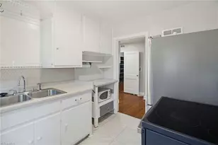 1311 Cardinal Pl, Greensboro, NC 27408 - Photo 15