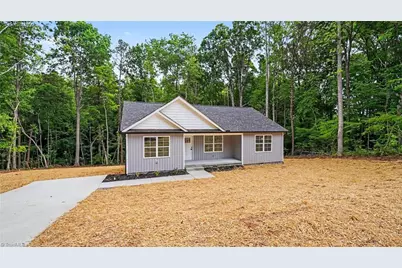 148 Aspen Street, Yadkinville, NC 27055 - Photo 3