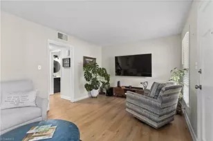 1007 Robin Hood Rd, High Point, NC 27262 - Photo 5