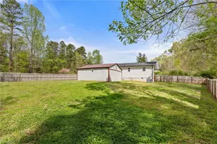 569 Pilot Cir, Thomasville, NC 27360 - Photo 35