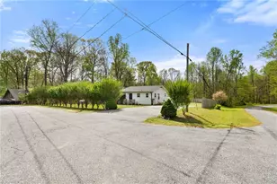 569 Pilot Cir, Thomasville, NC 27360 - Photo 3