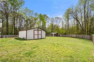 569 Pilot Cir, Thomasville, NC 27360 - Photo 31