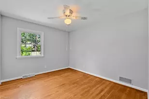 2402 Chatham Dr, Greensboro, NC 27408 - Photo 15