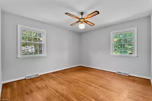 2402 Chatham Dr, Greensboro, NC 27408 - Photo 19