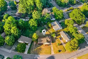 2402 Chatham Dr, Greensboro, NC 27408 - Photo 25