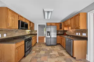 221 Leighmar St, Clemmons, NC 27012 - Photo 15