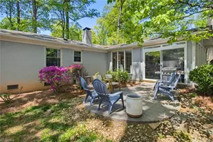 2708 Courtney Ln, Greensboro, NC 27408 - Photo 17