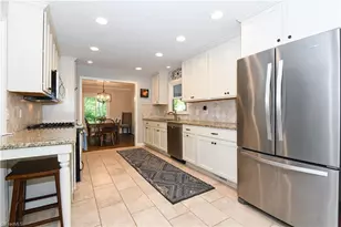 20 Devonshire Dr, Greensboro, NC 27410 - Photo 9