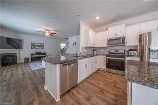 3714 Village Springs Dr, High Point, NC 27265 - Photo 11