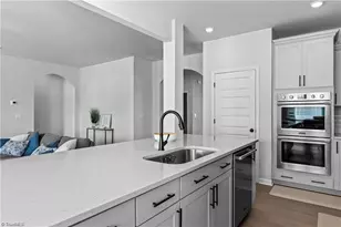 7260 Huntgate Dr, Kernersville, NC 27284 - Photo 9