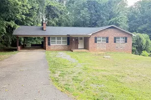 134 Carolina Ave, Mount Airy, NC 27030 - Photo 1