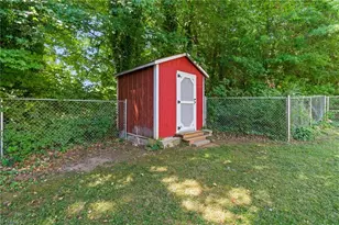 1800 Rivertrace Point, High Point, NC 27265 - Photo 29