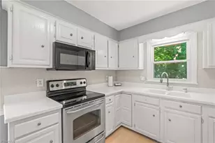 1800 Rivertrace Point, High Point, NC 27265 - Photo 13