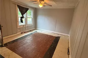 908 W Lee Ave, Yadkinville, NC 27055 - Photo 3