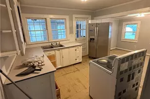 908 W Lee Ave, Yadkinville, NC 27055 - Photo 9