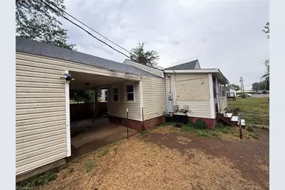 908 W Lee Avenue, Yadkinville, NC 27055 - Photo 19
