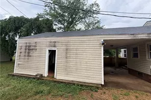 908 W Lee Ave, Yadkinville, NC 27055 - Photo 15